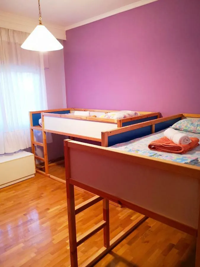 Joel'S Big And Cosy Apartment Close To The Beach 네오이 에피바타이