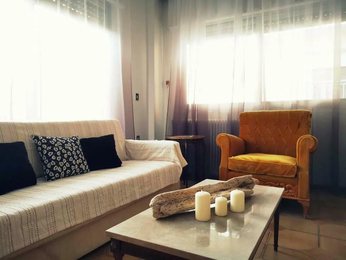 Joel'S Big And Cosy Apartment Close To The Beach 네오이 에피바타이 0*,  그리스